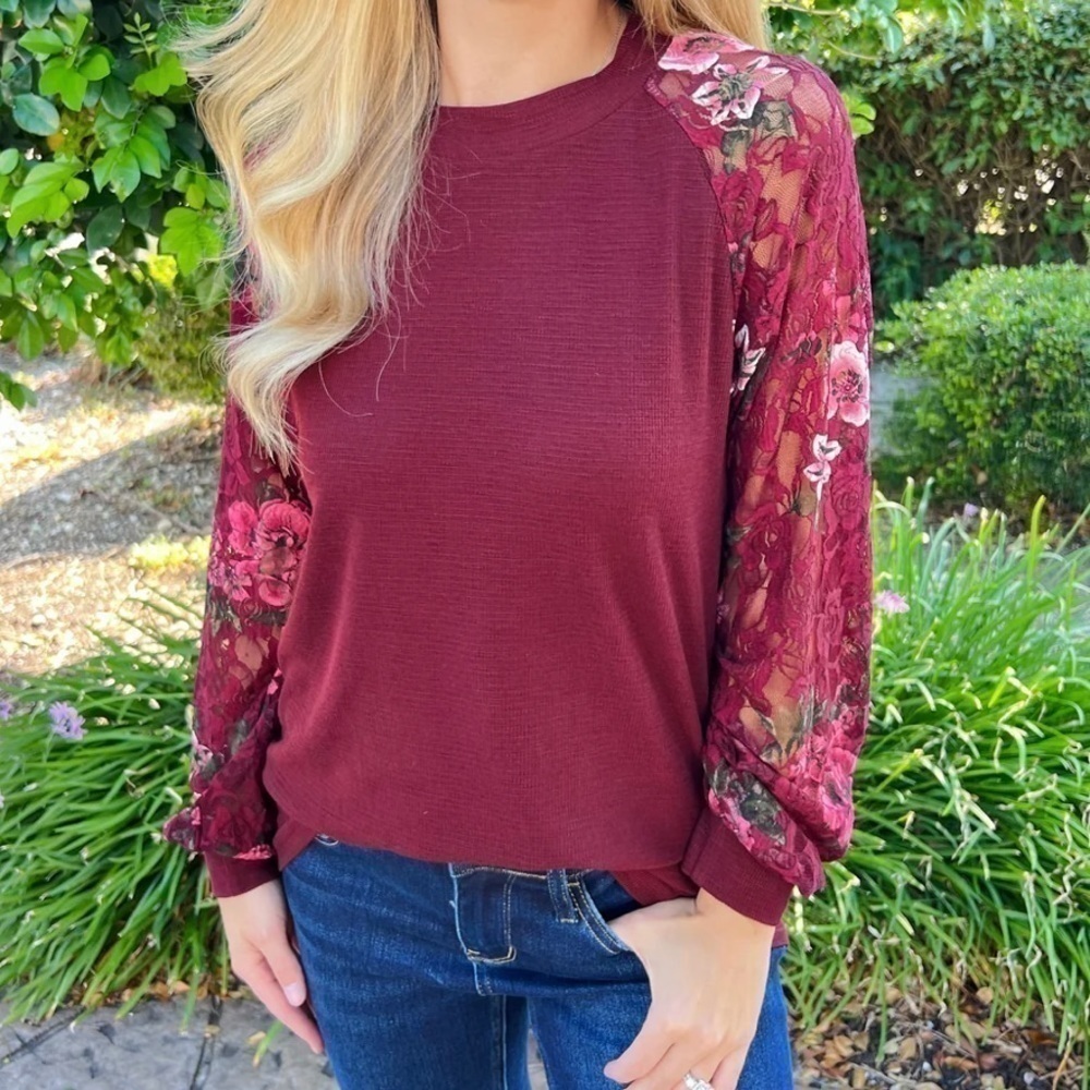 NWT Hao MeiLi Chic Openwork Sleeve Top